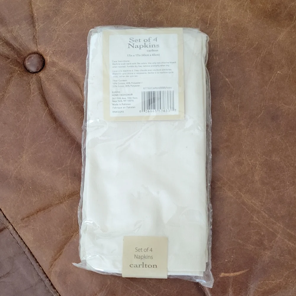 NWT Bed Bath & Beyond Buffet Napkins‎